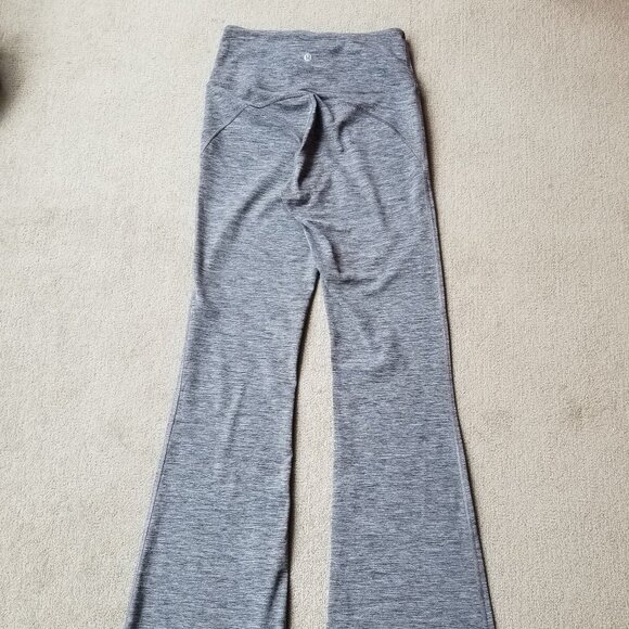 Lululemon Groove Super-High-Rise Flared Pant Nulu Grey, size 6, Tall - Picture 5 of 11